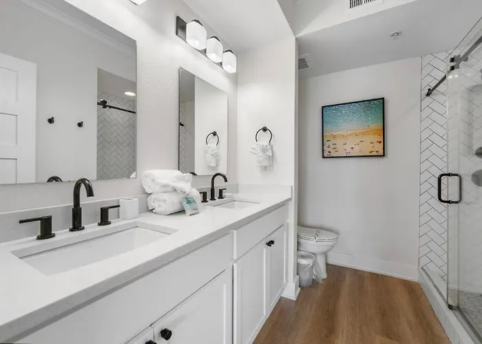 Apartment Crystal Tower 904 By Youngs Suncoast