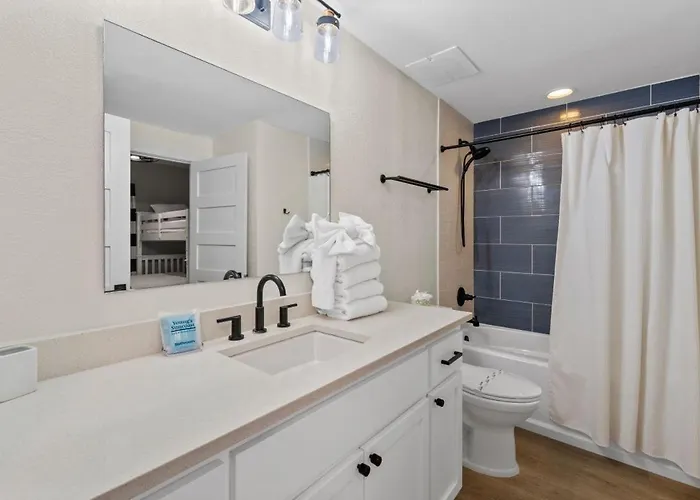 Apartment Crystal Tower 904 By Youngs Suncoast